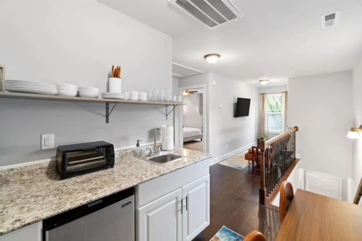 The Campbell Carriage House Apartment Clarksville Bagian luar foto