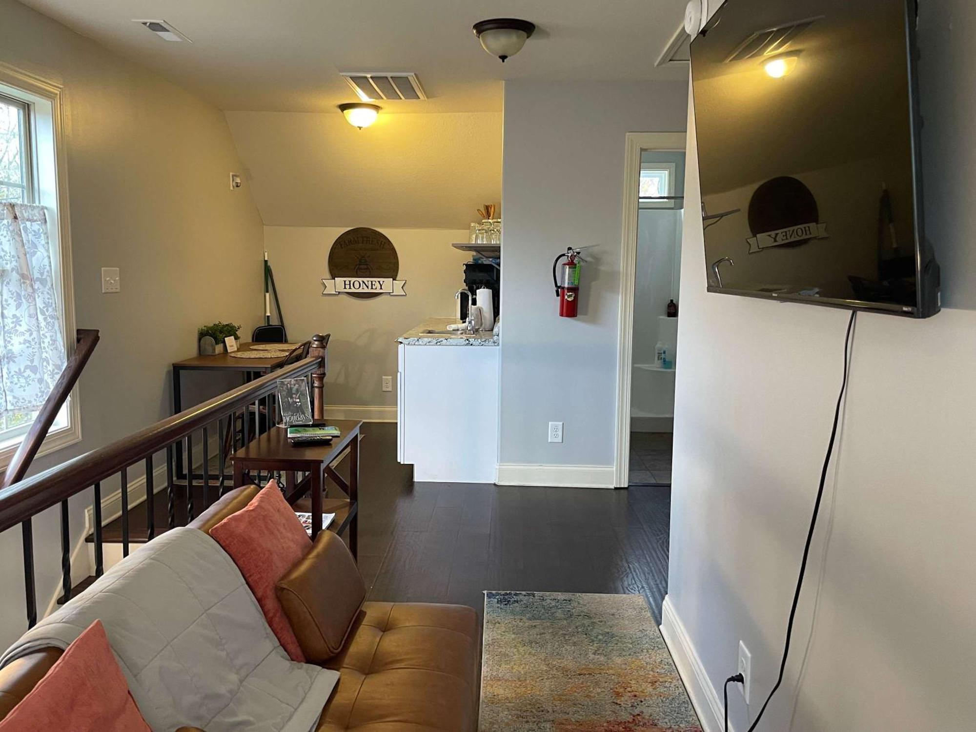 The Campbell Carriage House Apartment Clarksville Bagian luar foto