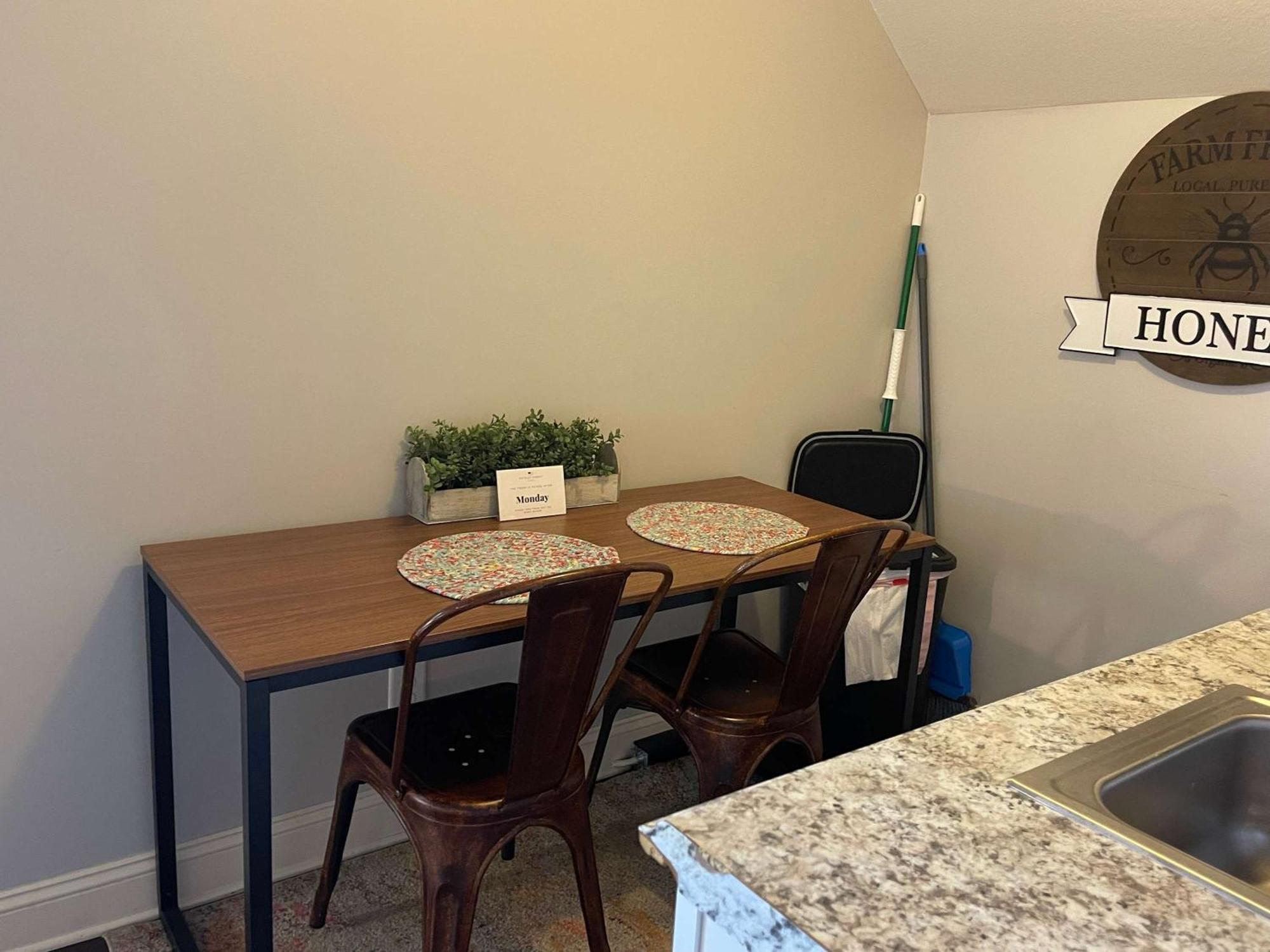 The Campbell Carriage House Apartment Clarksville Bagian luar foto